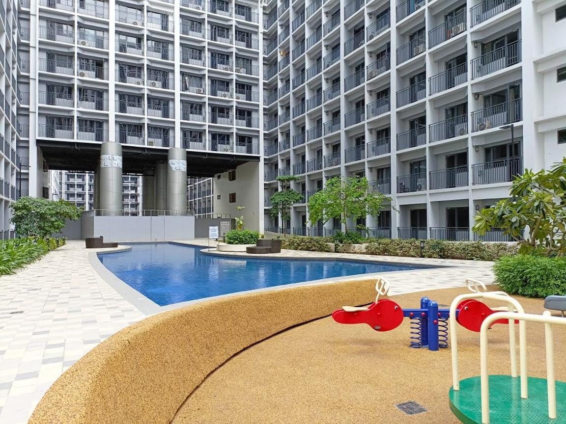 Home Away From Home Manila Exteriör bild